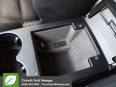 Used 2015 Porsche Macan Turbo image 19