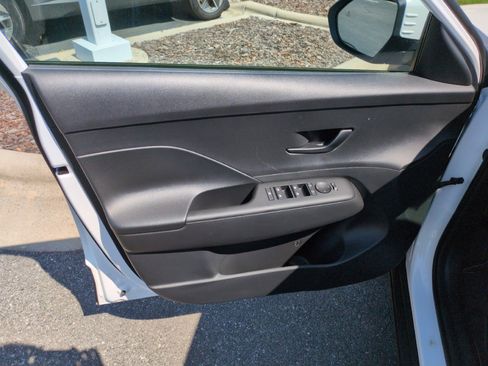 New 2026 Hyundai Kona SE FWD image 14