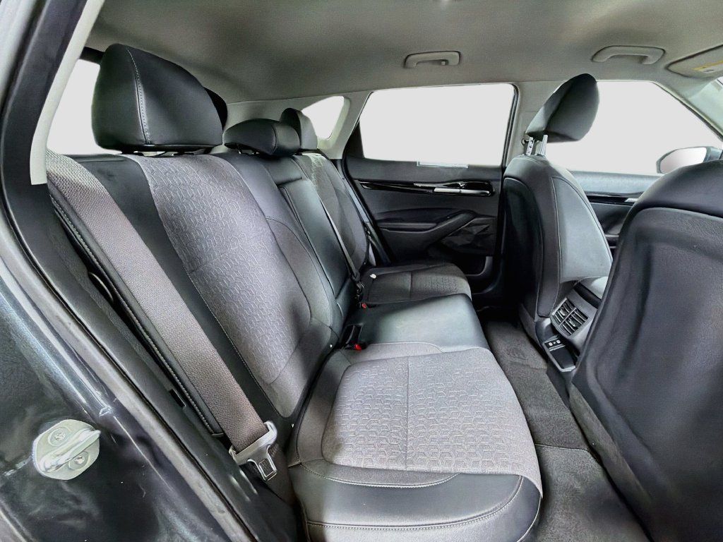 Used 2025 Kia Seltos S AWD/4WD image 28