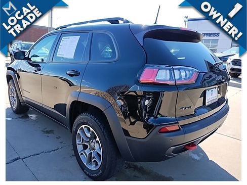 Used 2022 Jeep Cherokee Trailhawk w/ Comfort/Convenience Group AWD/4WD image 9