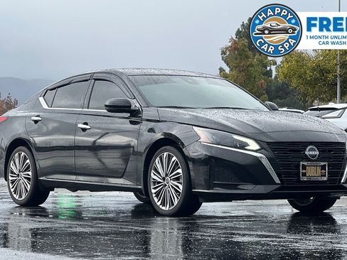Used 2023 Nissan Altima 2.5 SL image 1