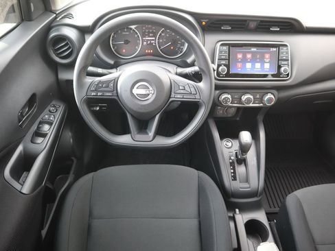 New 2025 Nissan Kicks Play S image 10