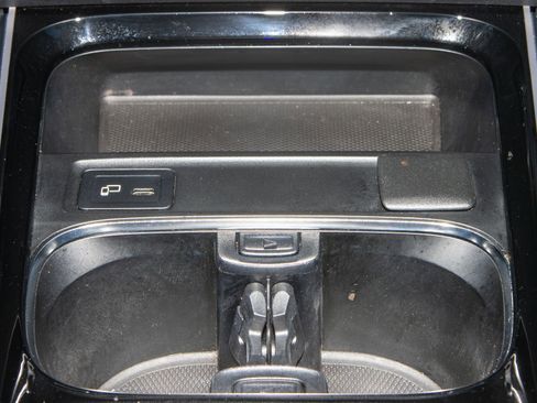 Used 2022 Mercedes-Benz GLA 250 w/ Premium Package Lite image 23