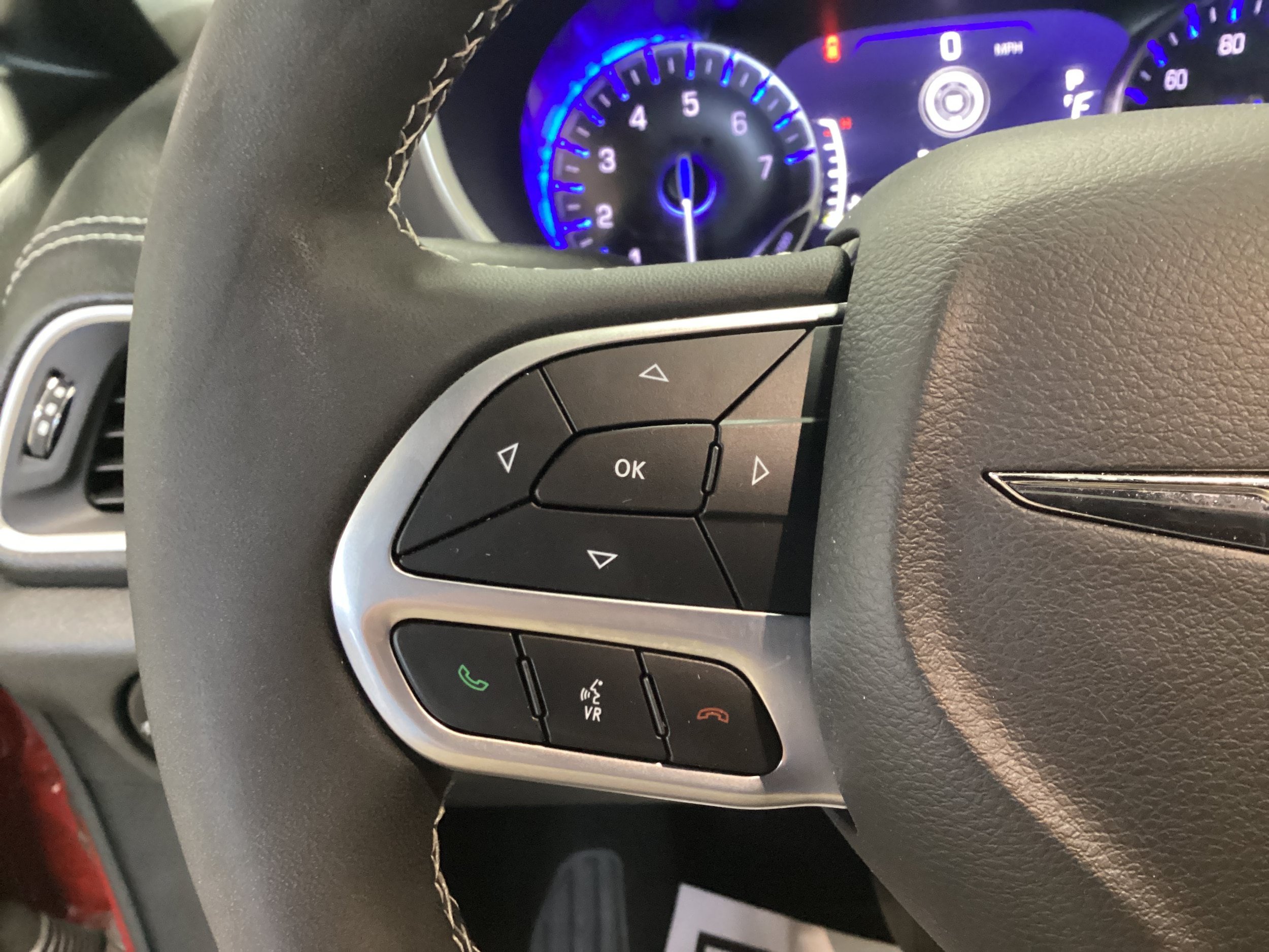 Used 2025 Chrysler Pacifica Select AWD/4WD image 23