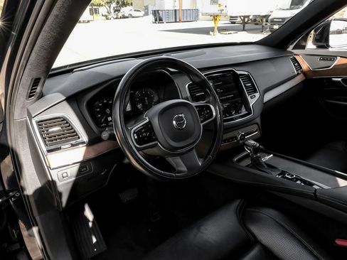 Used 2017 Volvo XC90 T6 Inscription image 2