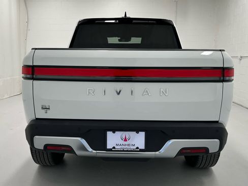 Used 2023 Rivian R1T Adventure image 7