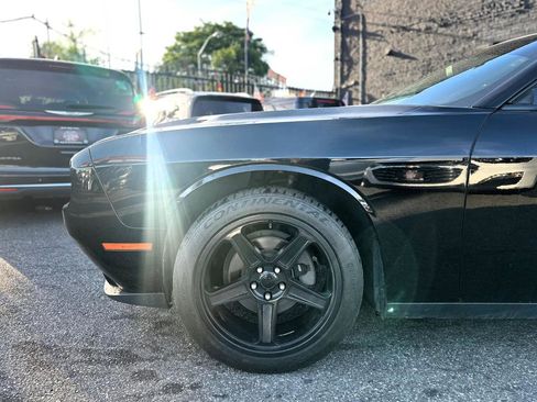 Used 2019 Dodge Challenger SXT RWD image 7