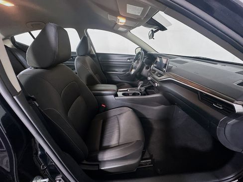 Used 2024 Nissan Altima 2.5 SV image 29