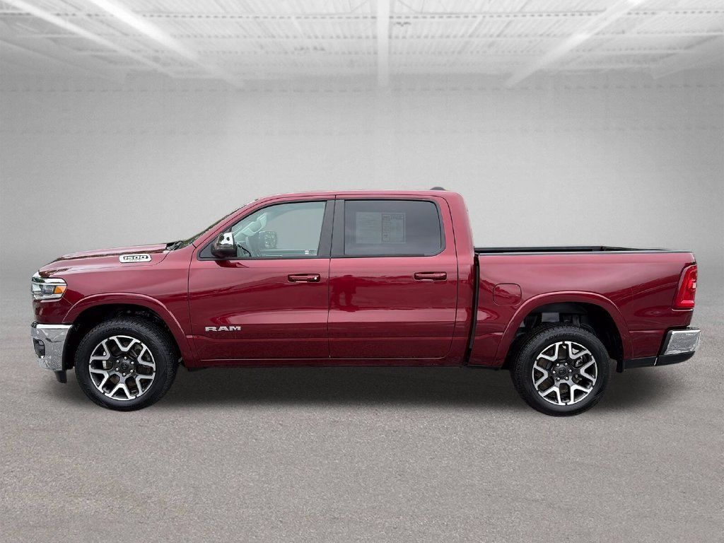 Used 2025 RAM 1500 Laramie AWD/4WD image 3