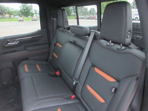 New 2026 GMC Sierra 1500 AT4 w/ AT4 Premium Package AWD/4WD image 17