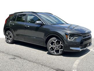 New 2025 Kia Niro SX Touring video 2