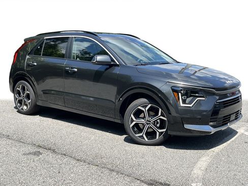 New 2025 Kia Niro SX Touring image 2