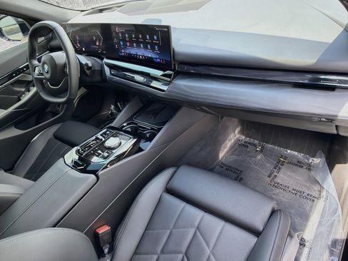 Used 2024 BMW i5 eDrive40i w/ Premium Package RWD image 13