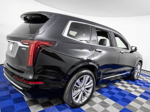 Used 2025 Cadillac XT6 Premium Luxury image 5