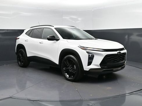 Used 2024 Chevrolet Trax ACTIV w/ Driver Confidence Package image 9