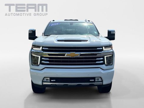 Used 2022 Chevrolet Silverado 2500 High Country AWD/4WD image 2