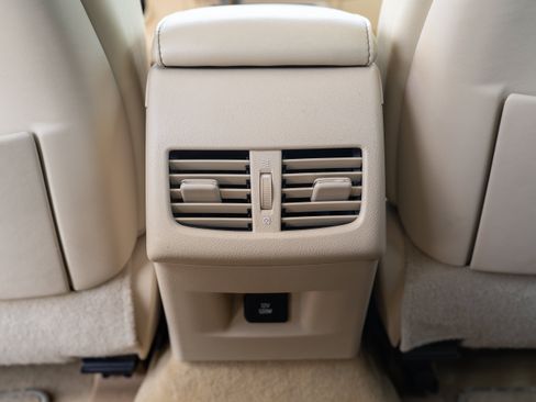 Used 2013 Lexus ES 350 w/ Luxury Pkg FWD image 11