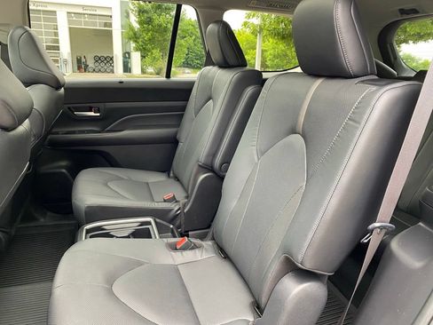 Used 2024 Toyota Grand Highlander AWD image 27
