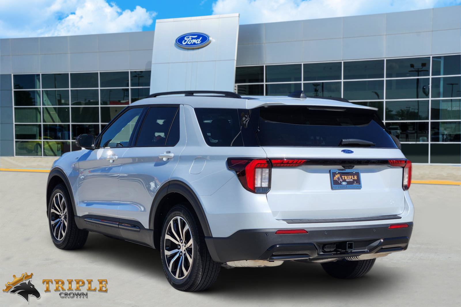 New 2026 Ford Explorer ST-Line RWD image 4
