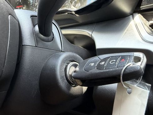 Used 2024 Chevrolet Trax LS w/ LS Convenience Package FWD image 27
