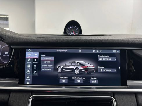 Used 2018 Porsche Panamera 4S image 67