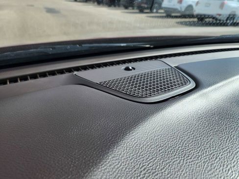 Used 2020 Chrysler Pacifica Touring w/ Cold Weather Group image 8