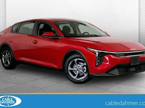 Used 2025 Kia K4 LXS image 1