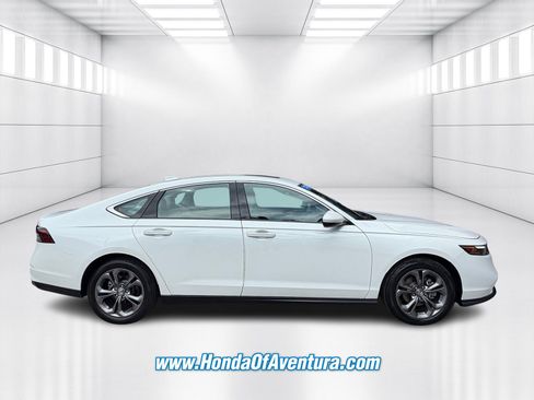 Used 2023 Honda Accord EX image 2