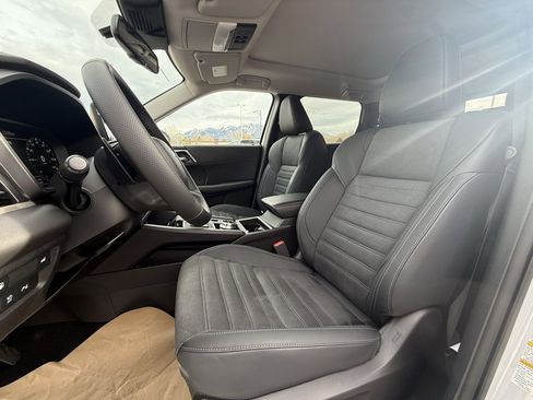 Used 2025 Mitsubishi Outlander SE image 10