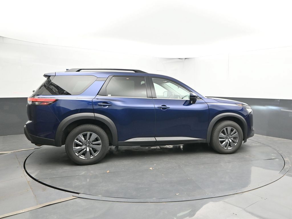 Used 2025 Nissan Pathfinder SV FWD image 13