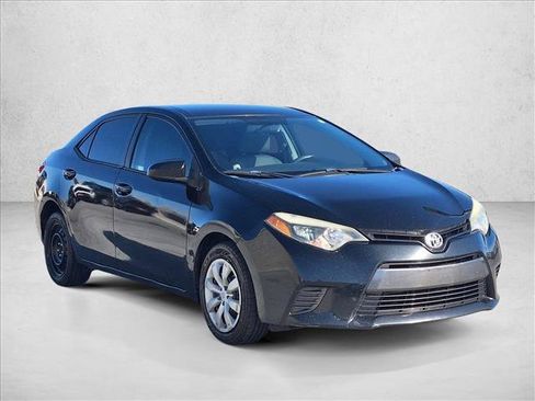 Used 2015 Toyota Corolla LE image 3