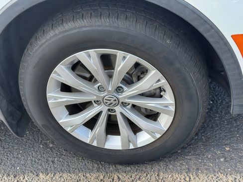 Used 2019 Volkswagen Tiguan SE image 9