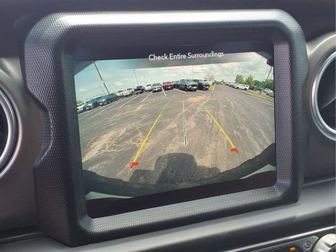 Used 2022 Jeep Wrangler Unlimited Rubicon 4xe w/ Cold Weather Group AWD/4WD image 7