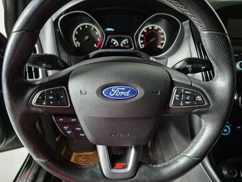 Used 2018 Ford Focus ST FWD image 17