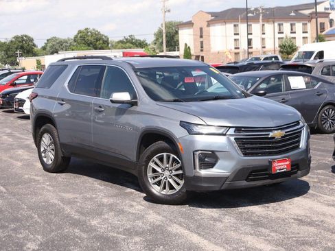 Used 2023 Chevrolet Traverse LT AWD/4WD image 2