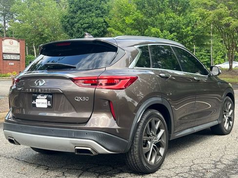 Used 2019 INFINITI QX50 Essential w/ Sensory Package FWD image 5