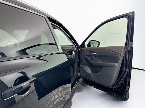 Used 2023 Nissan Rogue SV w/ SV Premium B Package AWD/4WD image 32