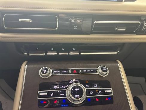 Used 2023 Lincoln Aviator Reserve w/ Equipment Group 201A AWD/4WD image 43