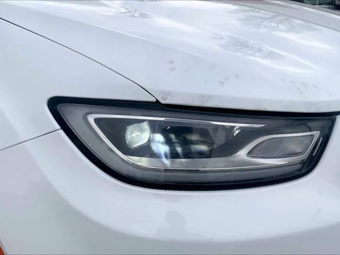 Used 2023 Chrysler Pacifica Touring-L FWD image 26