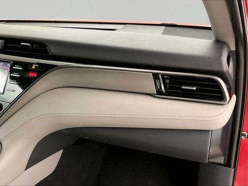 Used 2020 Toyota Camry SE FWD image 20