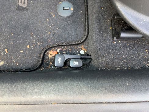 Used 2017 Hyundai Elantra SE FWD image 13