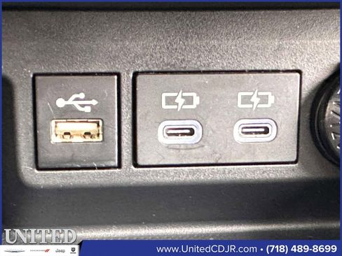 Used 2024 Toyota Highlander XLE image 27