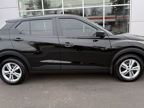 Used 2025 Nissan Kicks Play S image 1