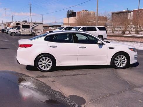 Used 2016 Kia Optima EX w/ Premium Package image 9