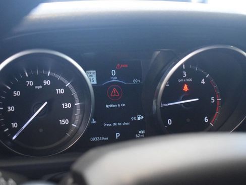 Used 2017 Land Rover Discovery HSE image 50