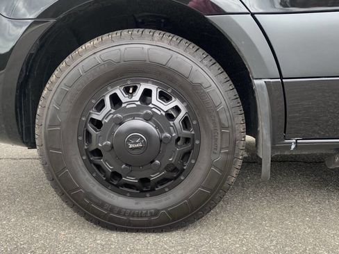 Used 2024 Mercedes-Benz Sprinter 3500 image 17