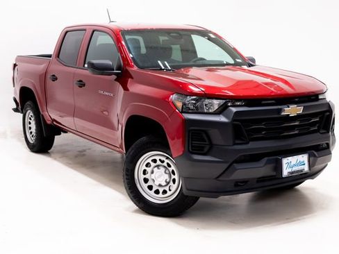 Used 2025 Chevrolet Colorado W/T w/ Advanced Trailering Package image 6