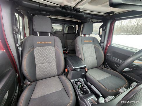 Used 2022 Jeep Gladiator Mojave w/ Cold Weather Group image 28