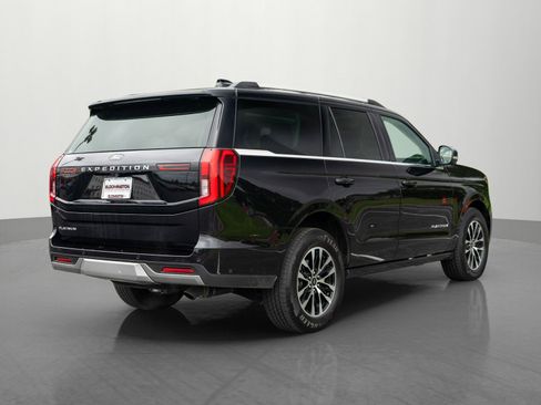 Used 2025 Ford Expedition Platinum AWD/4WD image 7