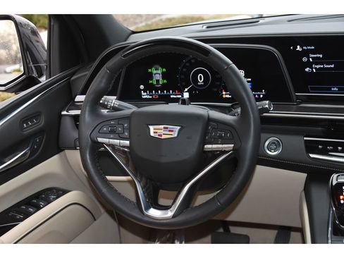 Used 2023 Cadillac Escalade ESV Premium Luxury image 17